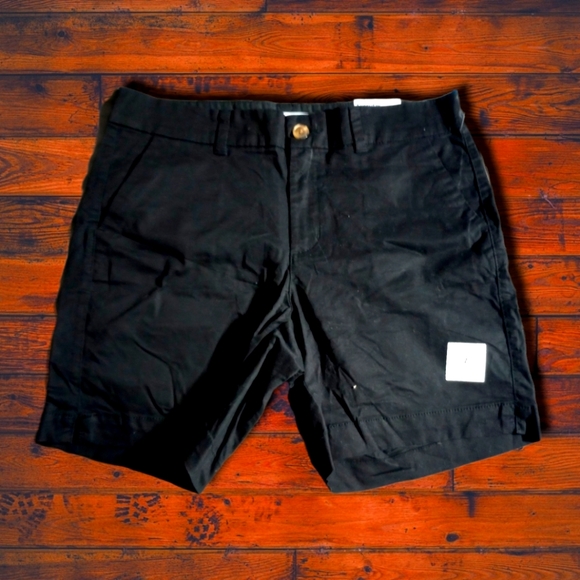 Old Navy Black Shorts - Picture 1 of 8